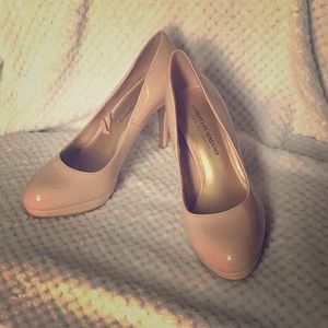 Beautiful peachy pumps